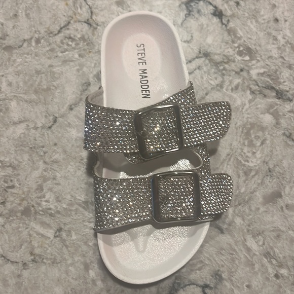 Steve Madden girls rhinestone sandals - Picture 2 of 10